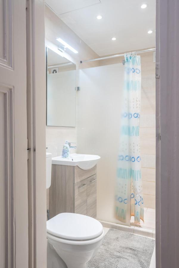 Cozy & Quiet Apartment Near Kiraly Street Free Parking, Ac, Perfect For 4 Guests! Budapest Luaran gambar