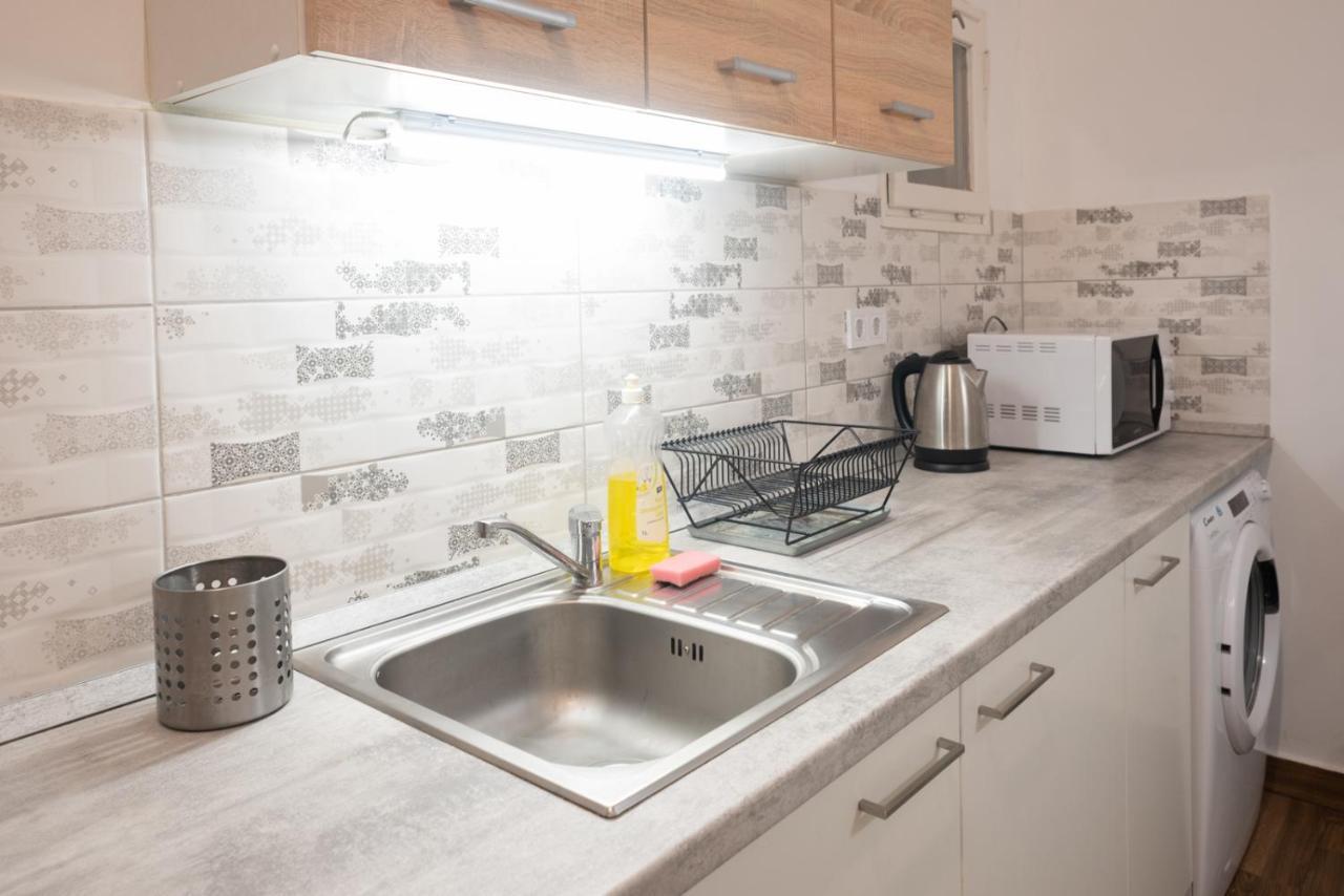 Cozy & Quiet Apartment Near Kiraly Street Free Parking, Ac, Perfect For 4 Guests! Budapest Luaran gambar