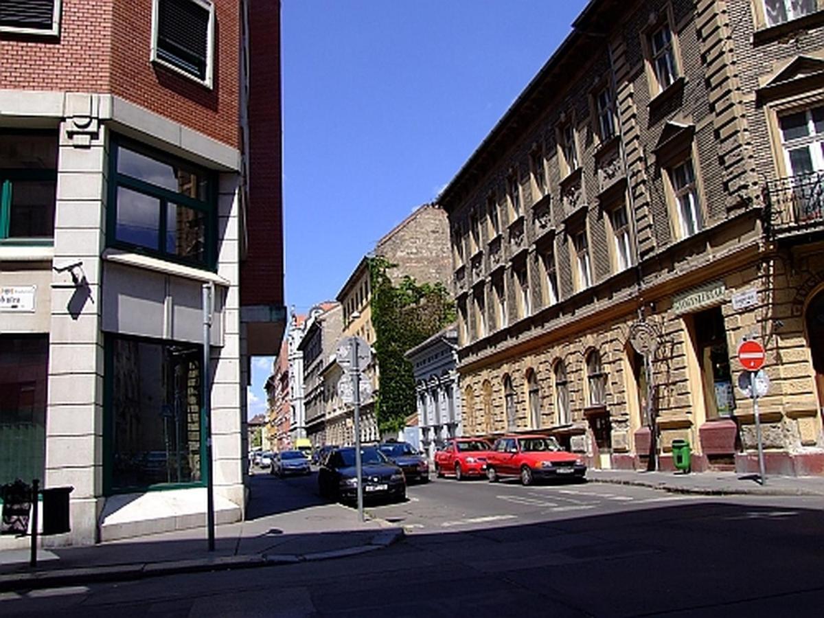 Cozy & Quiet Apartment Near Kiraly Street Free Parking, Ac, Perfect For 4 Guests! Budapest Luaran gambar